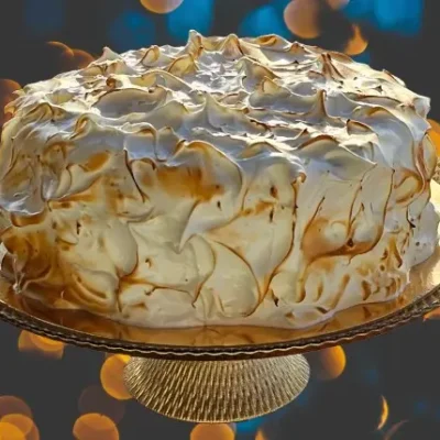Tort cu vanilie, lămâie și bezea