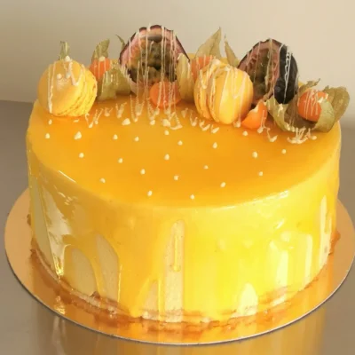 Tort cu mango, fructul pasiunii și ananas